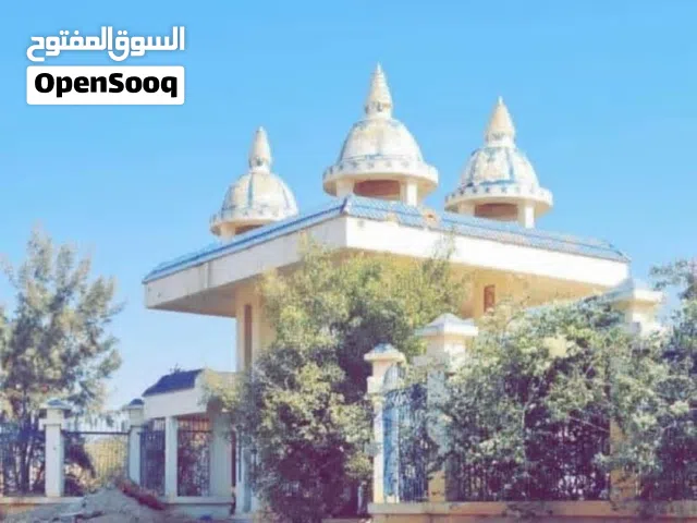 مخزن 350م شارع منتجع الماسه مقابل قصرالسندباد سقف خرسانه  مطلوب 4الاف شهري أو3500شرط 4شهو