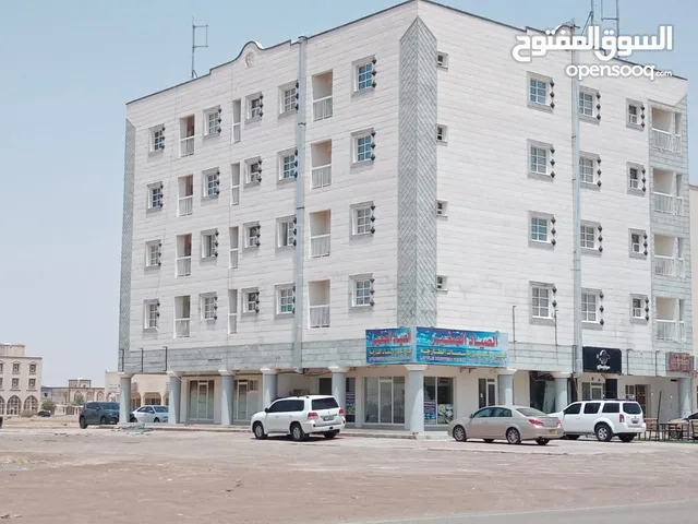 للبيع مبنى تجاري سكني ف البريمي ( ارض الجو )