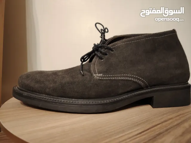 43 Sport Shoes in Tripoli