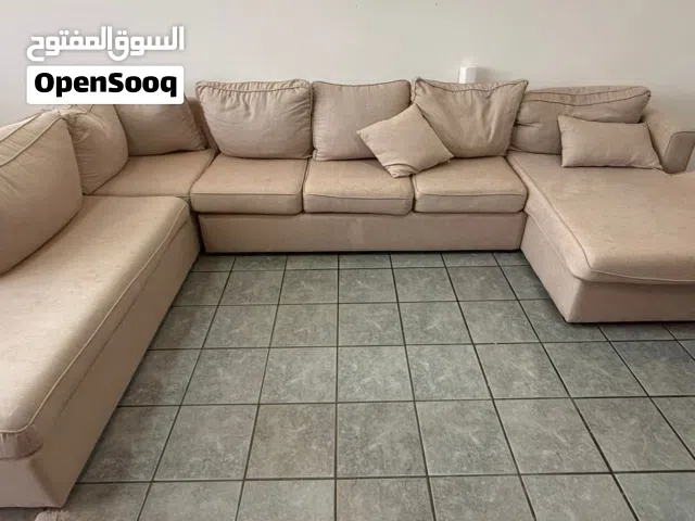 اغراض غرفة معيشة للبيع كنب طاولات جانبية سجاد