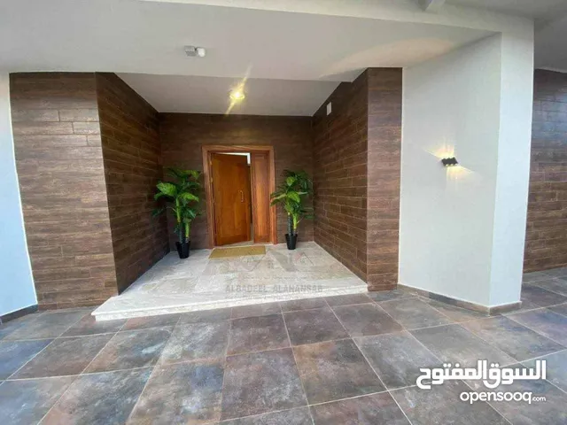 750m2 More than 6 bedrooms Villa for Sale in Tripoli Ain Zara