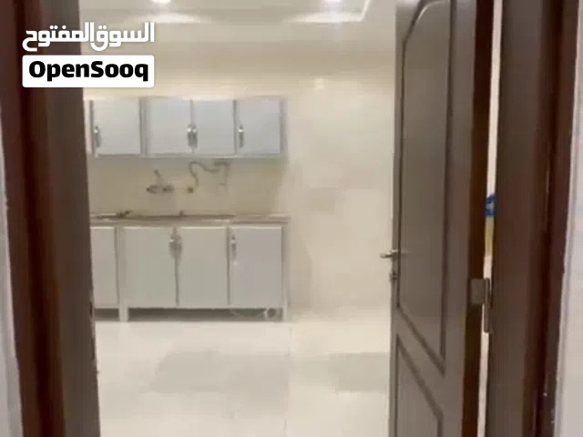 للايجار شقه 3 غرف نوم كبيره جدا بالقصور قطعه 3