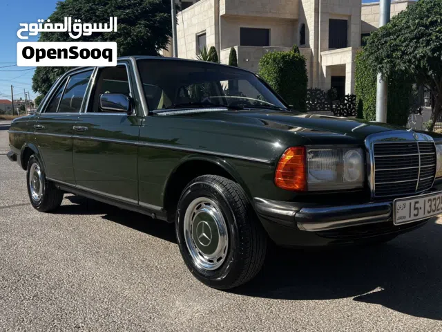1984 مرسيدس بنز الفئة-E E 200