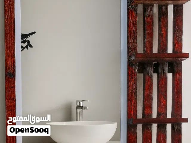 مرايه  مرايا  مع رفوف  جانبية وللتخزين مناسبه لجميع الاماكن وبسعر مخفض 40%