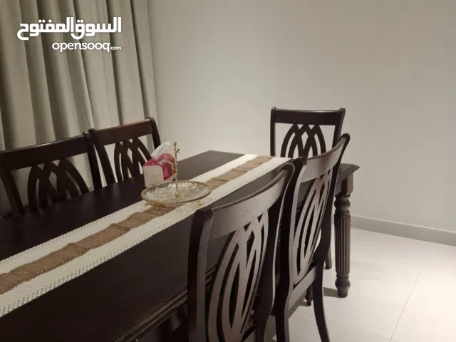 طاولة سفرة مع كراسي