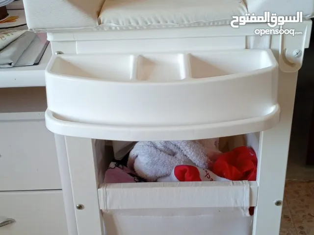 طاولة غيار للاطفال متعددة الاستخدامات