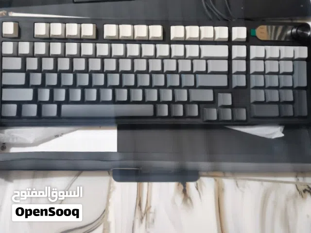 كيبورد ميكانيكي  جديد شرط يوجد توصيل بصره سعره 60 الف للتواصل عل وتساب