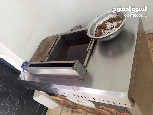 مطعم كامل اغراضه للبيع لا ينقص شي الموقع اربد صما