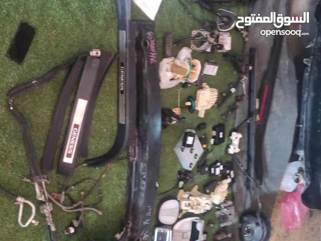 السلام عليكم قطع غيار جينسس اصليات طروف الدار يوجد عدة قطع ومع الشاري منقصروش أن شالله مكانها طرابلس