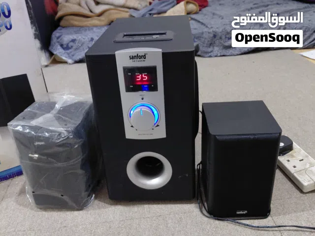 مدخم صوت مع سماعه بحاله ممتاز جدا جدا