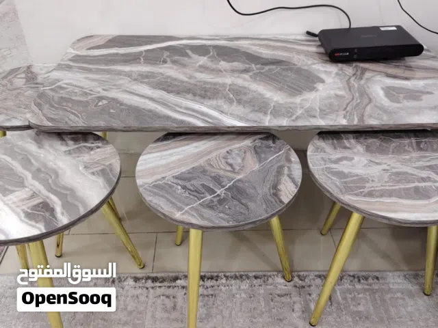 طاولة غرفة ضيوف فورمايكا بحالة جيدة للبيع