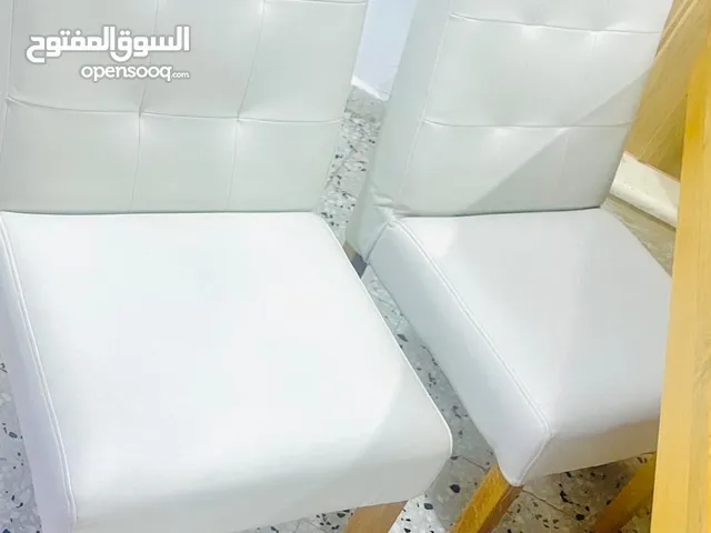 طاوله خشب زان ثقيله كراسي جلد ولا خدش