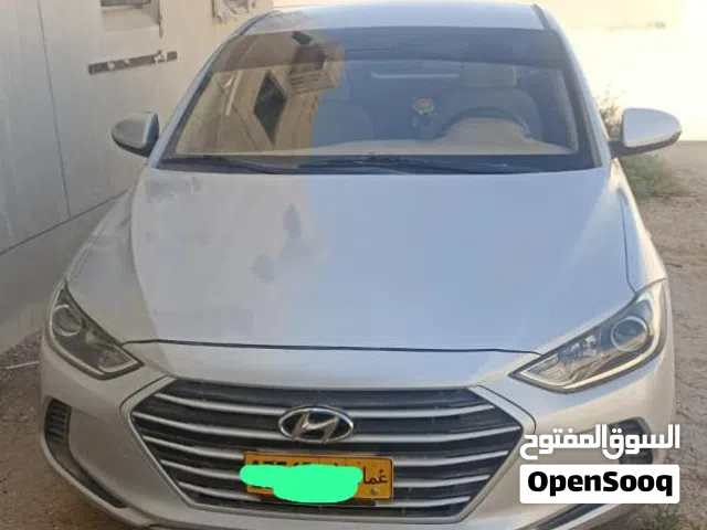 2016 هيونداي النترا SE