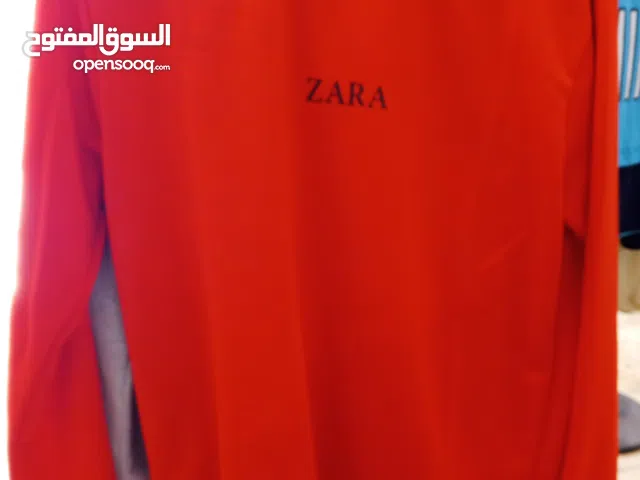 Sales Zara T shirts from sports shop