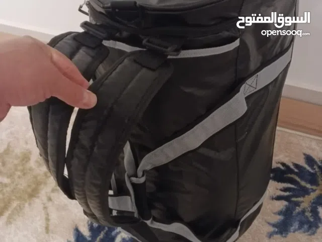 حقيبة سفر كبيره ماركه skyline  العالميه الامريكيه    مزوده بعجلتين. حماله كتف مع حمالات على الظهر  م