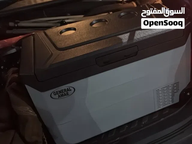 ثلاجة سيارة 12 فولت مع كومبريسر تحت الضمان مستعملة 3 شهور فقط