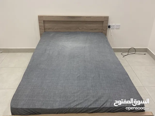 سرير مع ماتريس queen bed with mattress