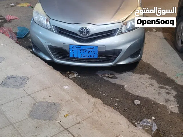 2011 تويوتا يارس Basic