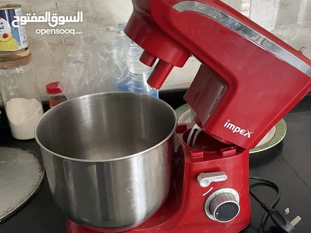 خلاطة من شركة امبكس قوية جدا وبكل ملحقاتها