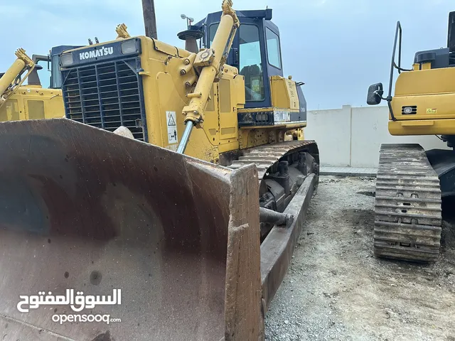 2007 Bulldozer Construction Equipments in Sharjah