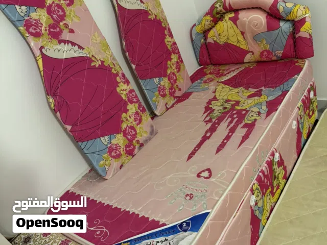 سرير نضيف للبيع