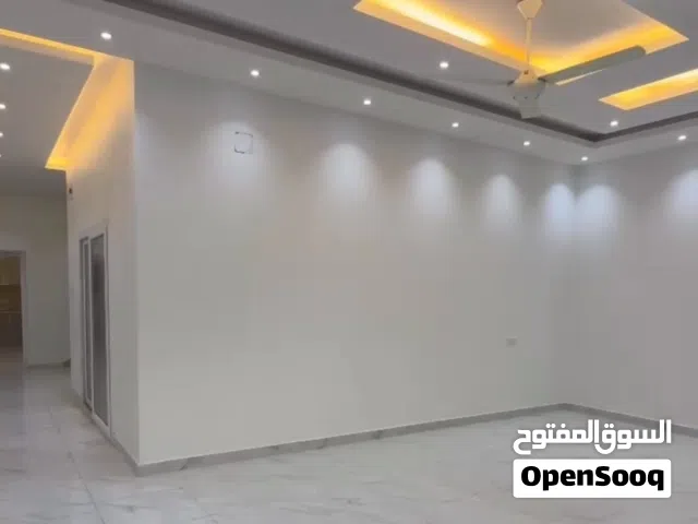 نزلنا ف السعر وصارت سعرها ما تتقوت فله جديده للبيع ع موقع مميز وقريبه من الخدمات