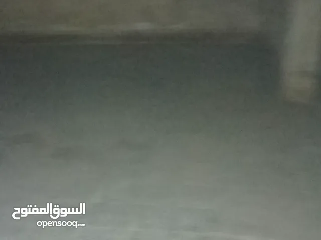 يوجد بدروم في اربع. لبن ونص في مذبح بدروم عند فندق المصباحي ايجاره رخيص بميت الف اليجار بس نحوول
