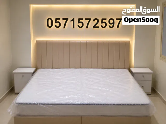 king size bed with mattress