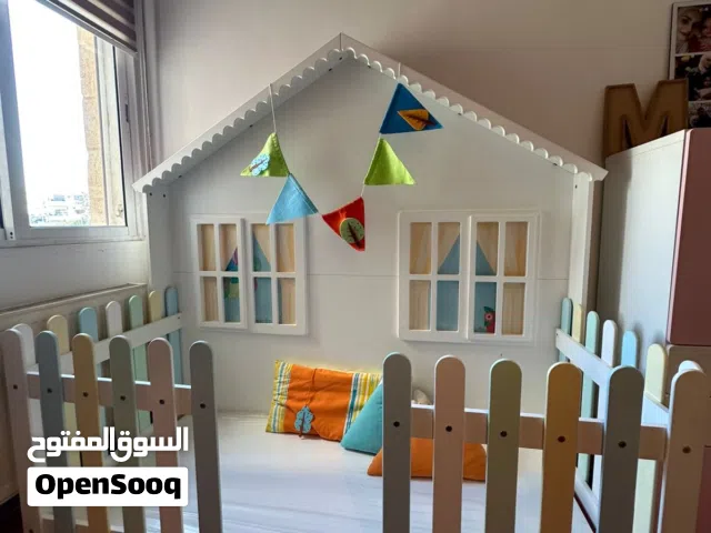 سرير اطفال بحالة ممتازة
