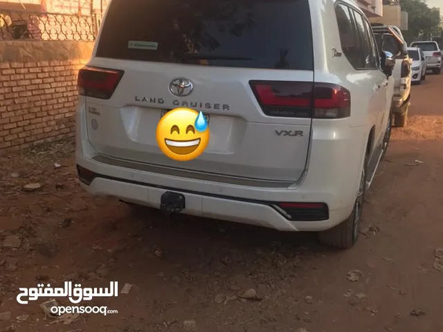 سيارة لاندكروزر موديل2022vxr شبة جديدة للبييييع 
7