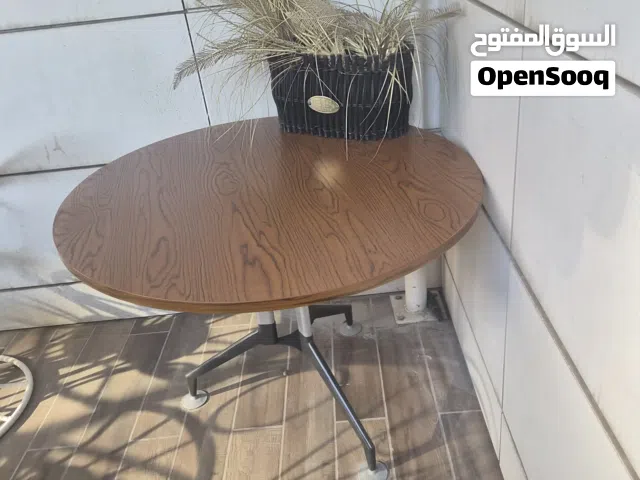 ميز للبيع مستعمل