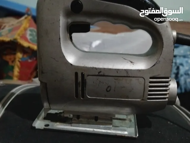 2 منشار اركيت و سنفرة كهربائية .