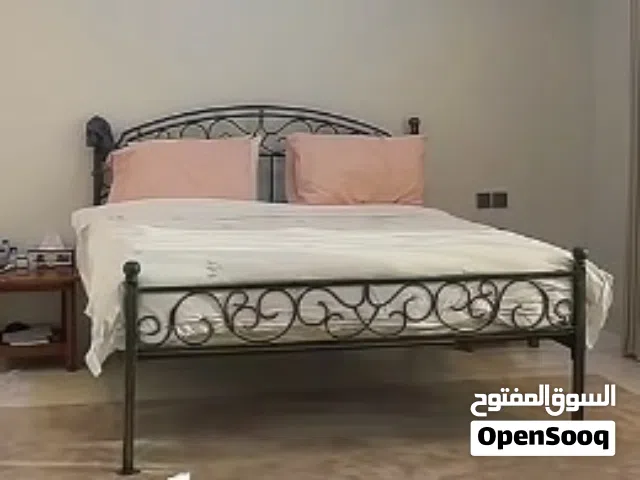 سرير مميز وجميل جدا