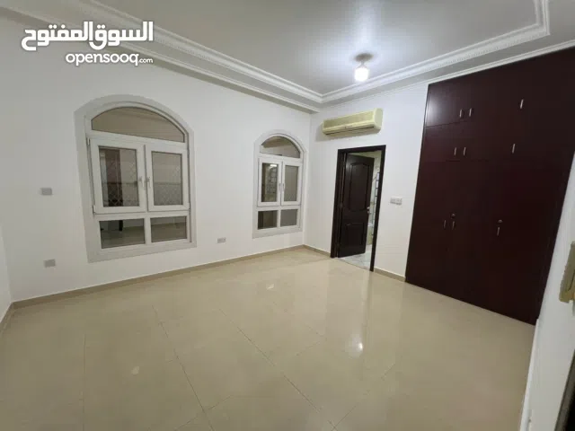 350 m2 5 Bedrooms Villa for Rent in Abu Dhabi Mohamed Bin Zayed City