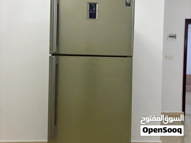 ثلاجة للبيع