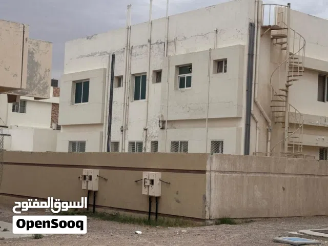 للبيع فيلا استثماري تجاري في عشارج