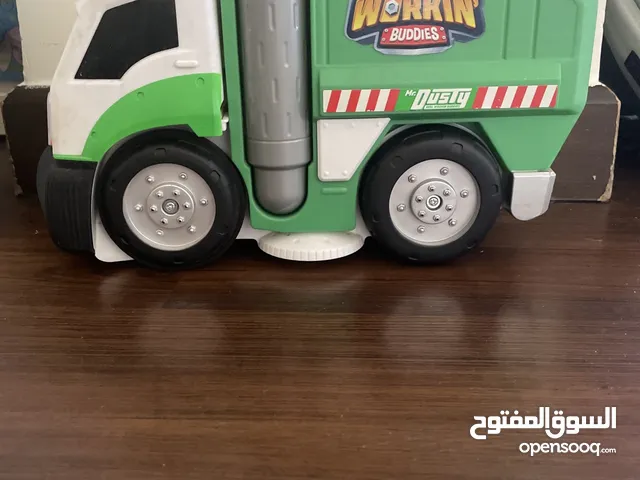 Toy garbage truck