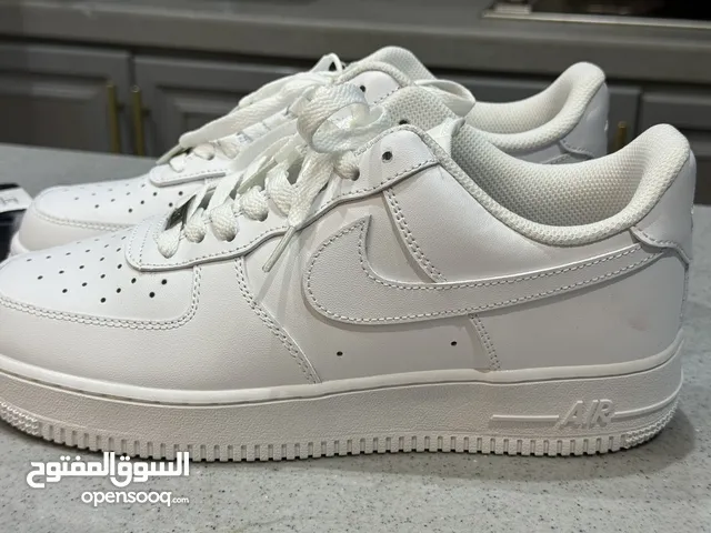 حذاء Nike Air Force 1 أبيض جديد – مقاس 43