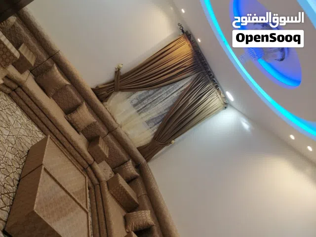 جلسه كامله مع الوسائد و الستاره والطاولات