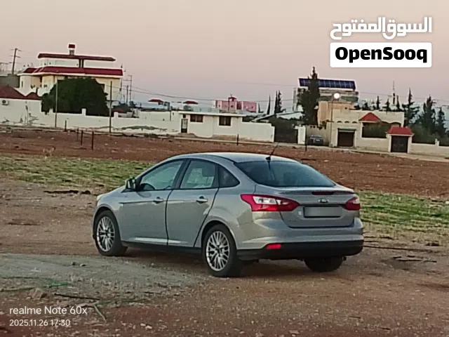 2014 فورد فوكس Ambiente