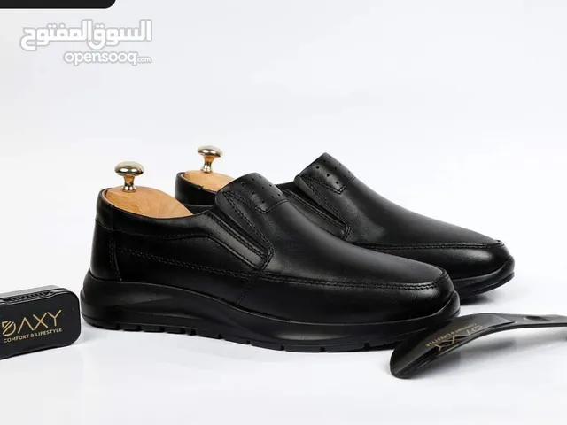 44.5 Sport Shoes in Nablus