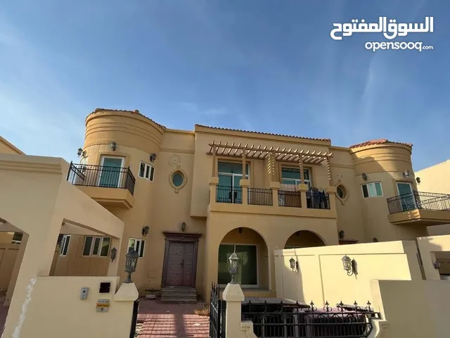 3830 ft 4 Bedrooms Villa for Sale in Dubai Karama