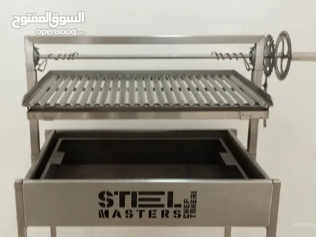للبيع شواية منقلة بالفحم جديدة مغلفة من المصنع، سانتا ماريا الأرجنتينية مصنوعة من ستينليس ستيل