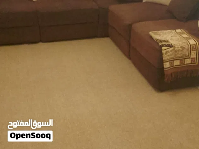 صالون للبيع