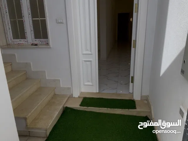 110 m2 2 Bedrooms Townhouse for Rent in Tripoli Ain Zara