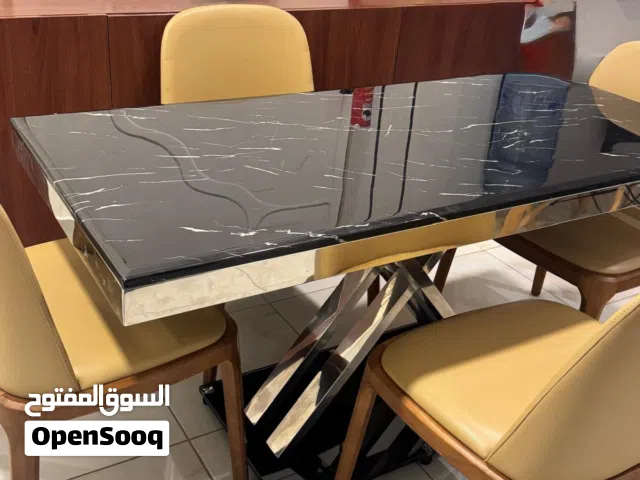 طاولة طعام للبيع