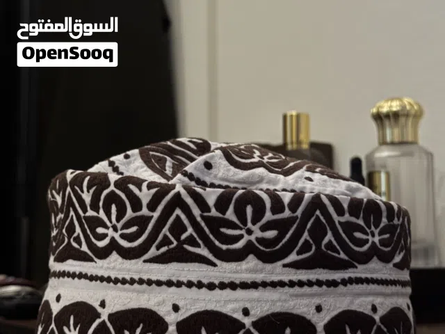 كمه ديوانيه نقش عماني سبيشل باللون البني الملكي