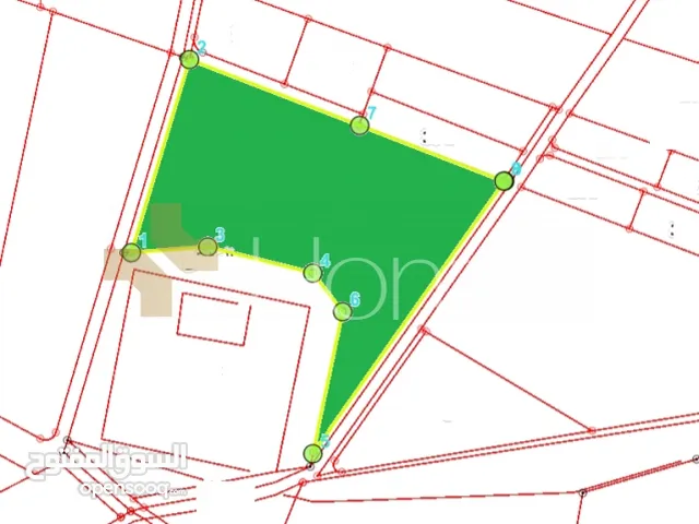 ارض على شارعين للبيع في شارع المطار - المشتى بمساحة  45,700م