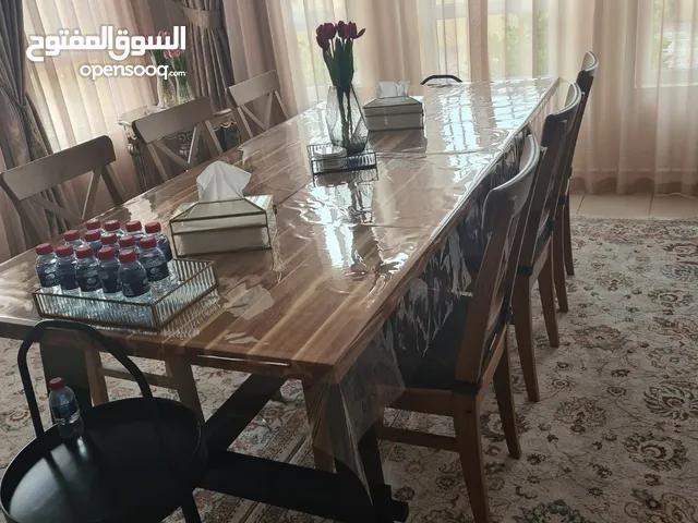 طاولة طعام