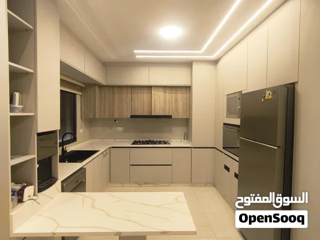 شقة سوبر ديلوكس للإيجار في طريق المطار  تصلح لعرسان أو عائلة صغيره